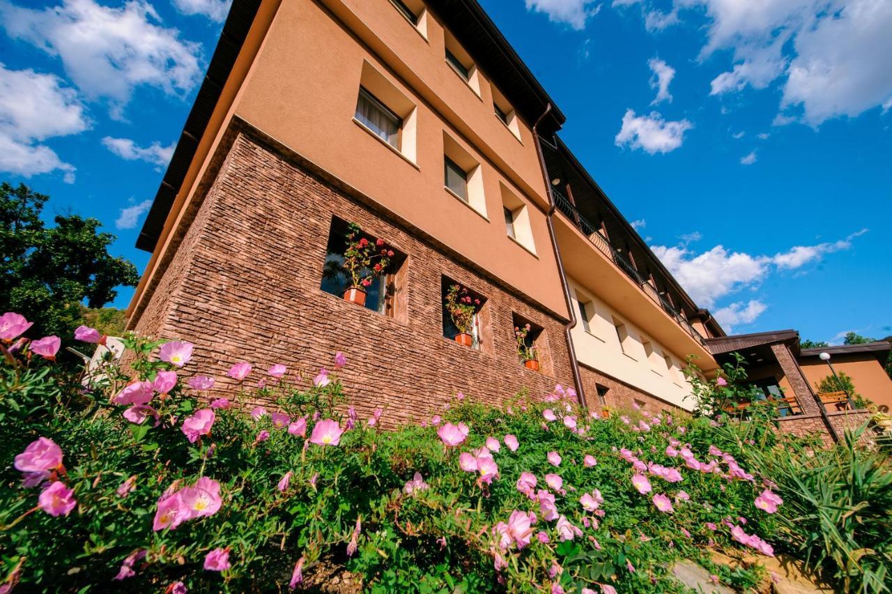 Пиргуля Hotell Miladinowzi Eksteriør bilde